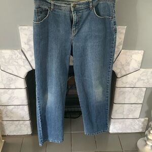 Gloria Vanderbilt size 12 short jeans